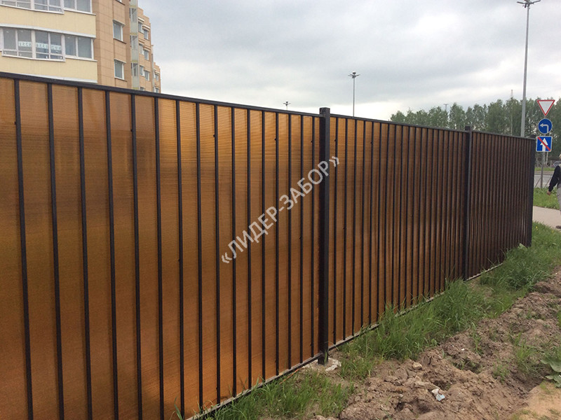 Цена Забор для дачи из поликарбоната коричневого цвета в Москве Купить Забор для дачи из поликарбоната коричневого цвета