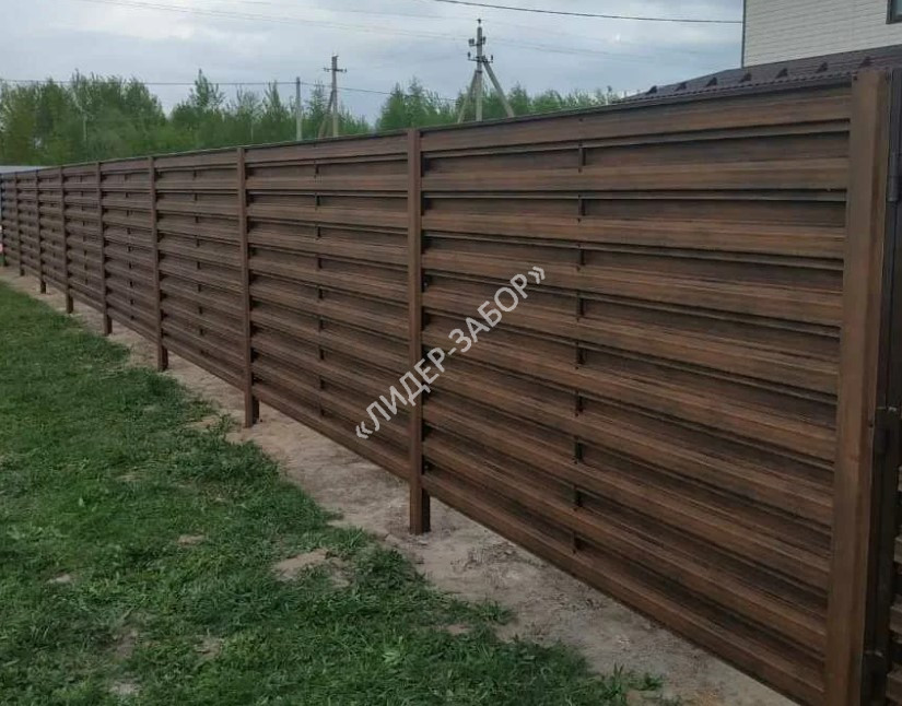 Цена Забор из металлического штакетника под дерево двухсторонний в Москве в Москве Купить Забор из металлического штакетника под дерево двухсторонний в Москве